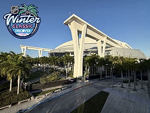 Panthers lightning nhl outdoor