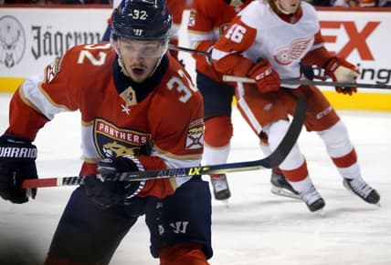 Panthers bruins carlsson