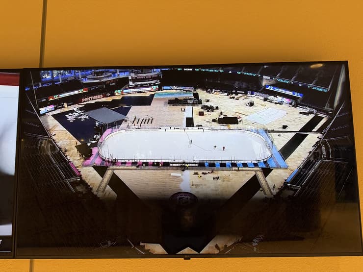 Panthers lightning nhl outdoor