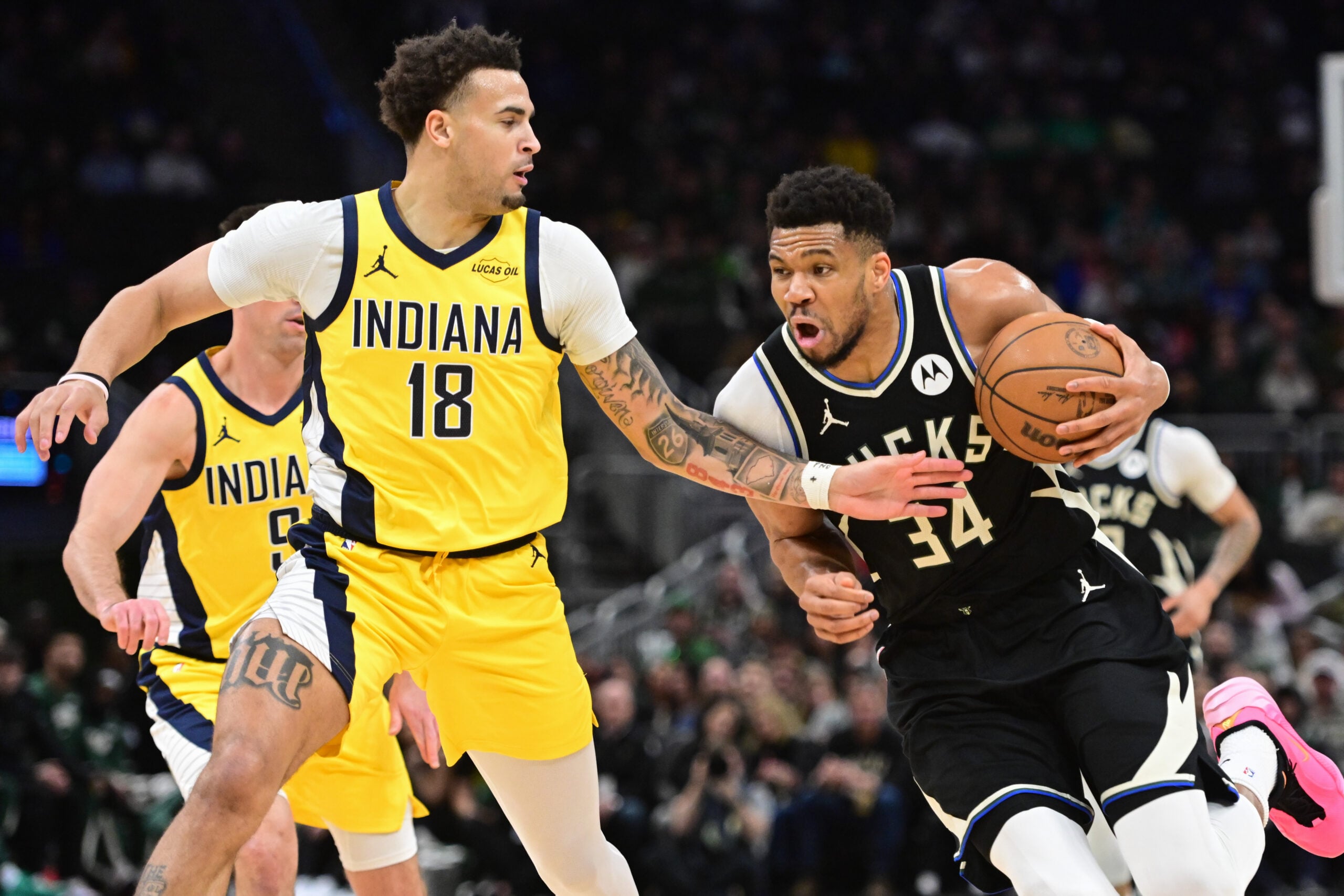 Heat Land Giannis Antetokounmpo in Blockbuster Trade With Bucks